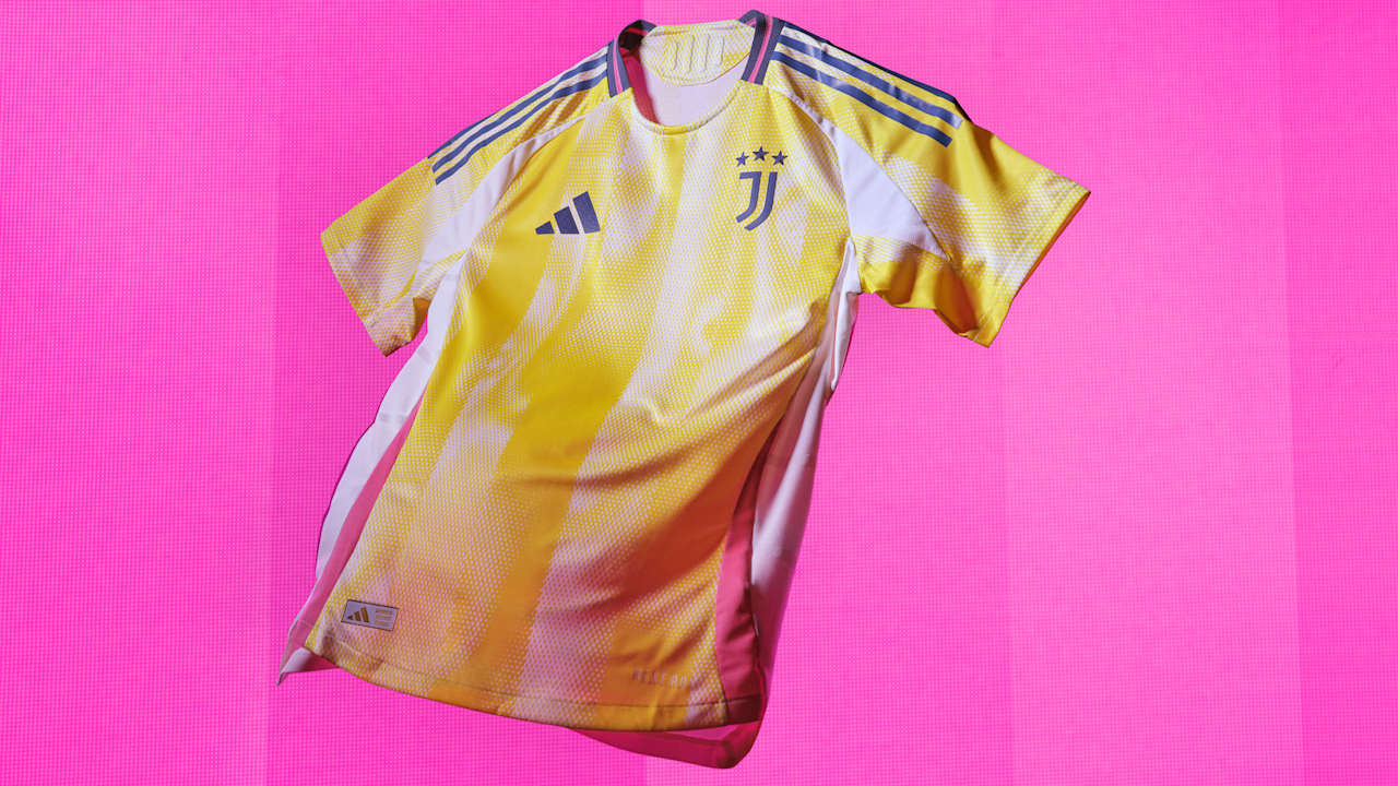 Si Continua A Viaggiare Nel Cosmo Ecco Il Kit Away 2024 25 Juventus