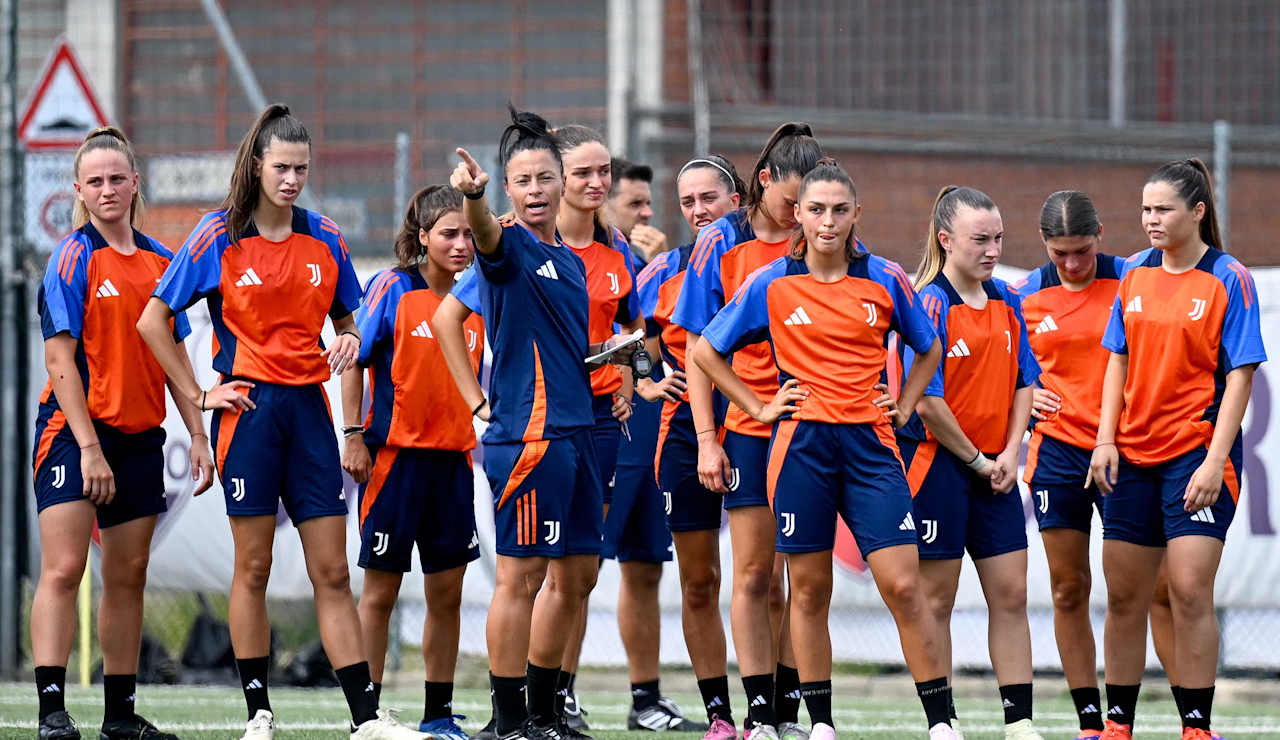 Women Under 19 first training 23