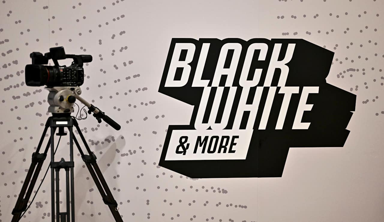 black white more event 1712246