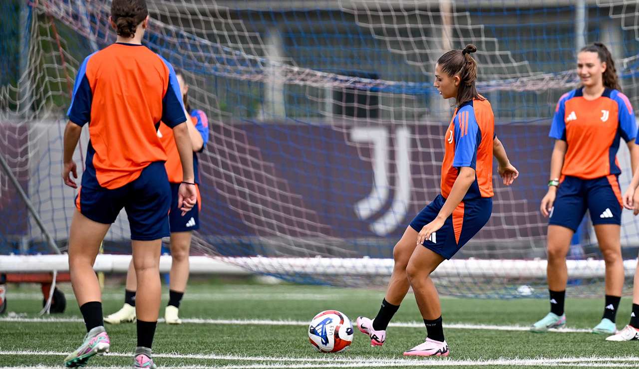 Women Under 19 first training 12