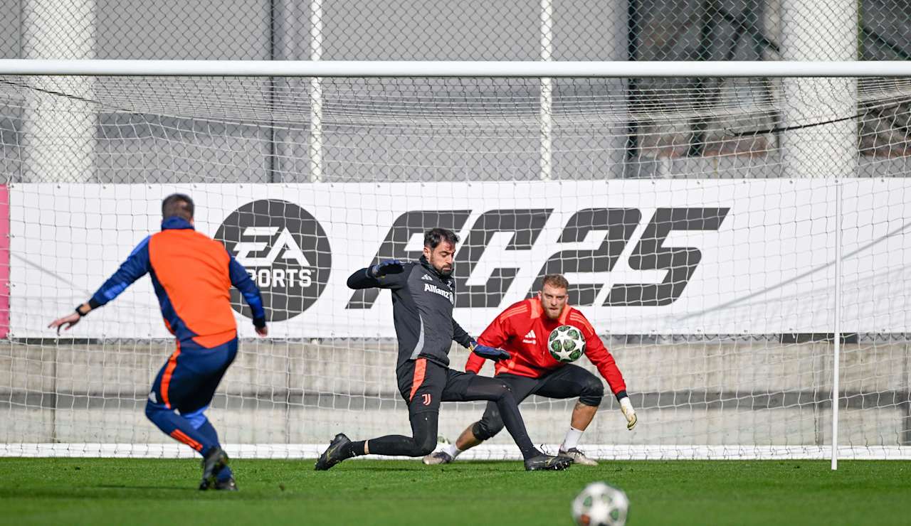 ucl training psv 10 feb 25 8