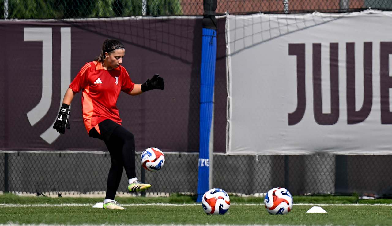 Women Under 19 first training 21