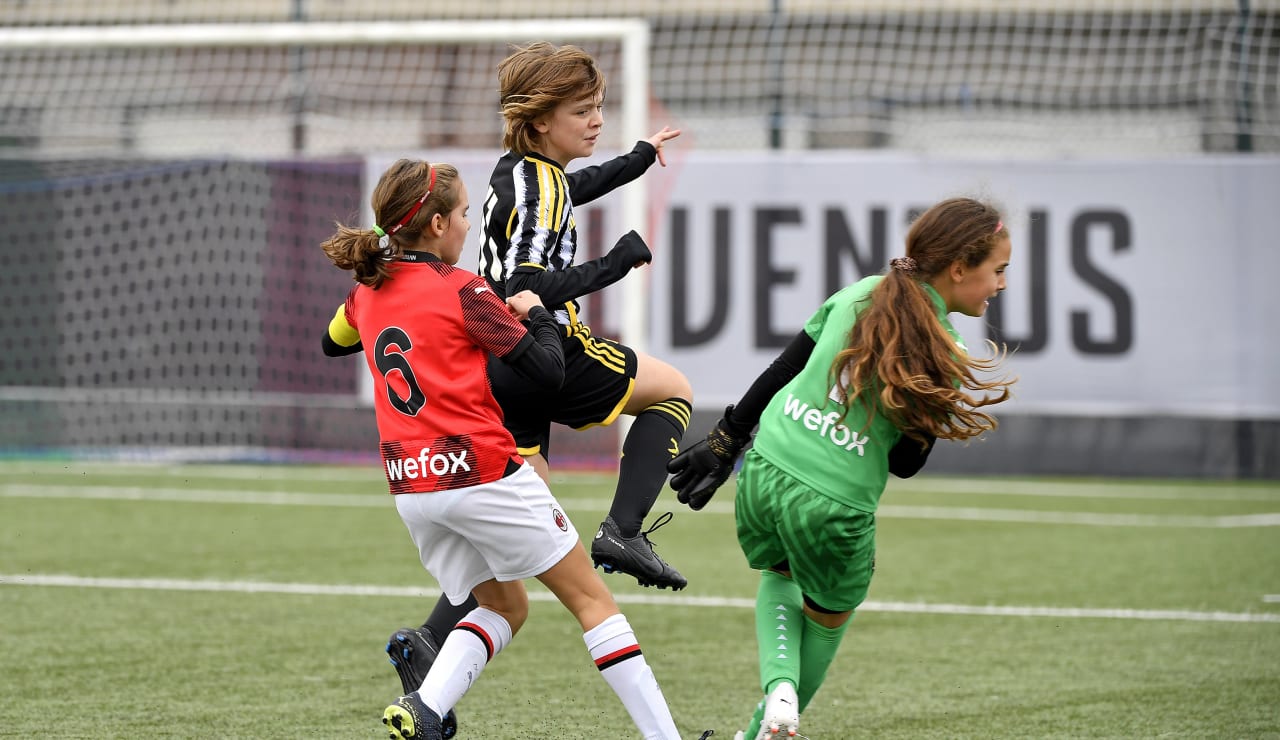 women under 10 11 vs Milan13