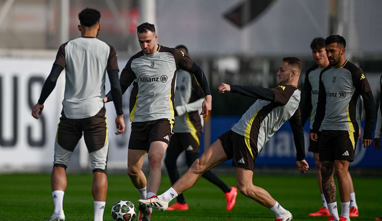 ucl training psv 10 feb 25 6