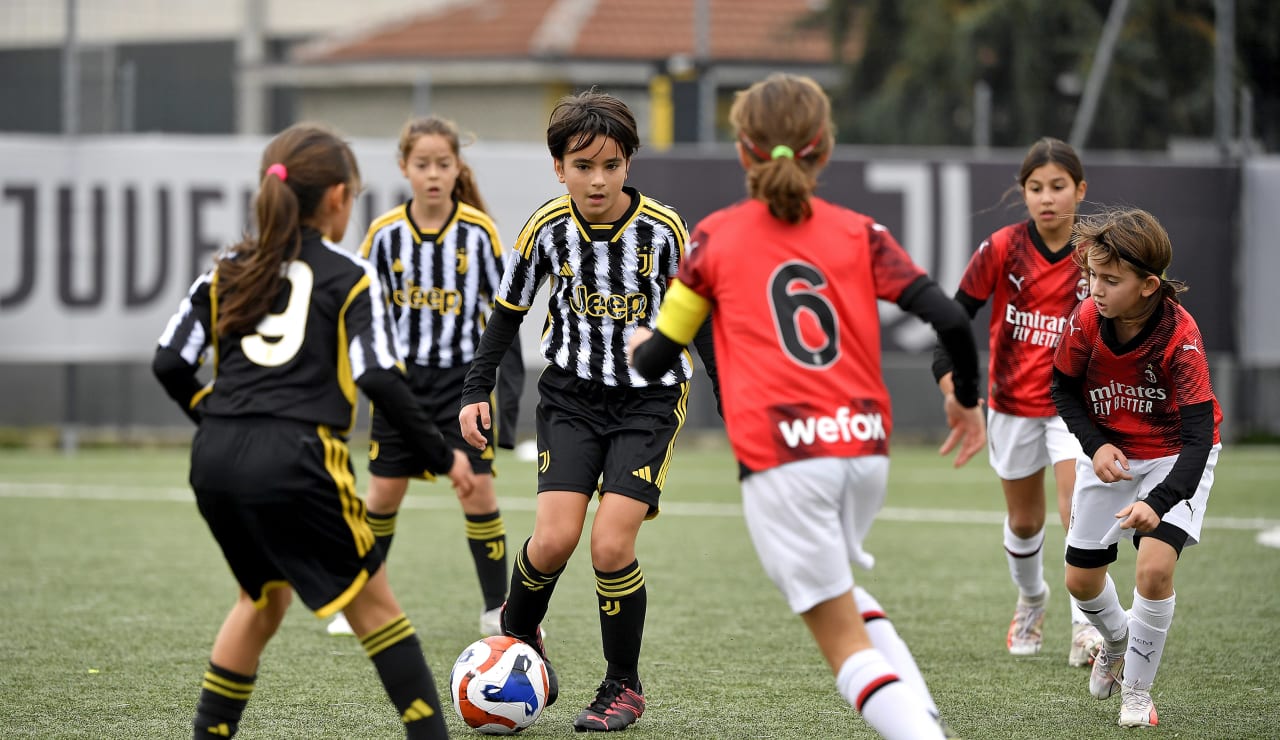 women under 10 11 vs Milan12