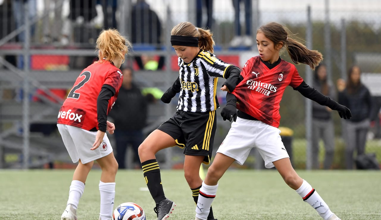 women under 10 11 vs Milan21