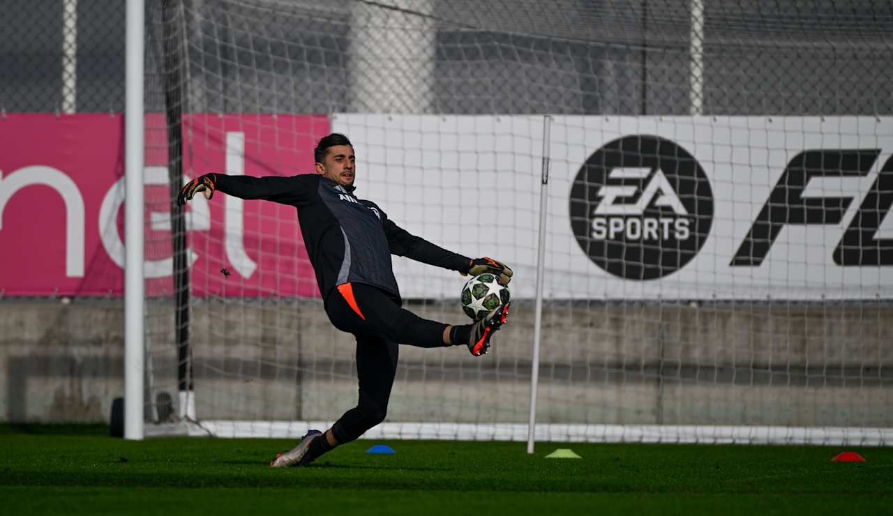 ucl training psv 10 feb 25 2