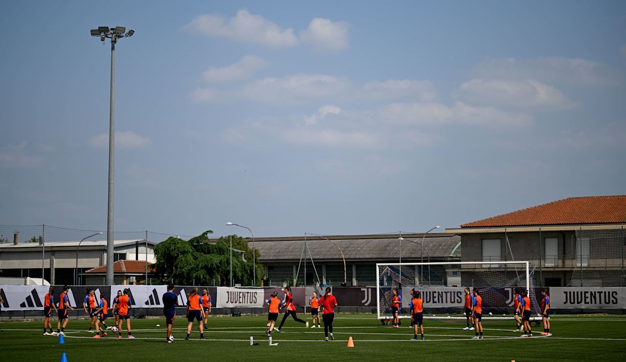 Women Under 19 first training 1