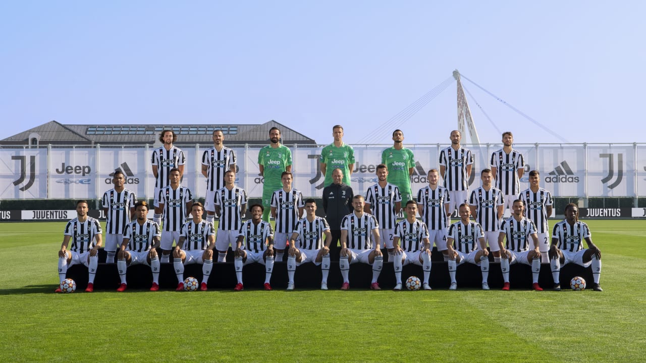 Ecco la Foto Squadra 2021/2022! Juventus