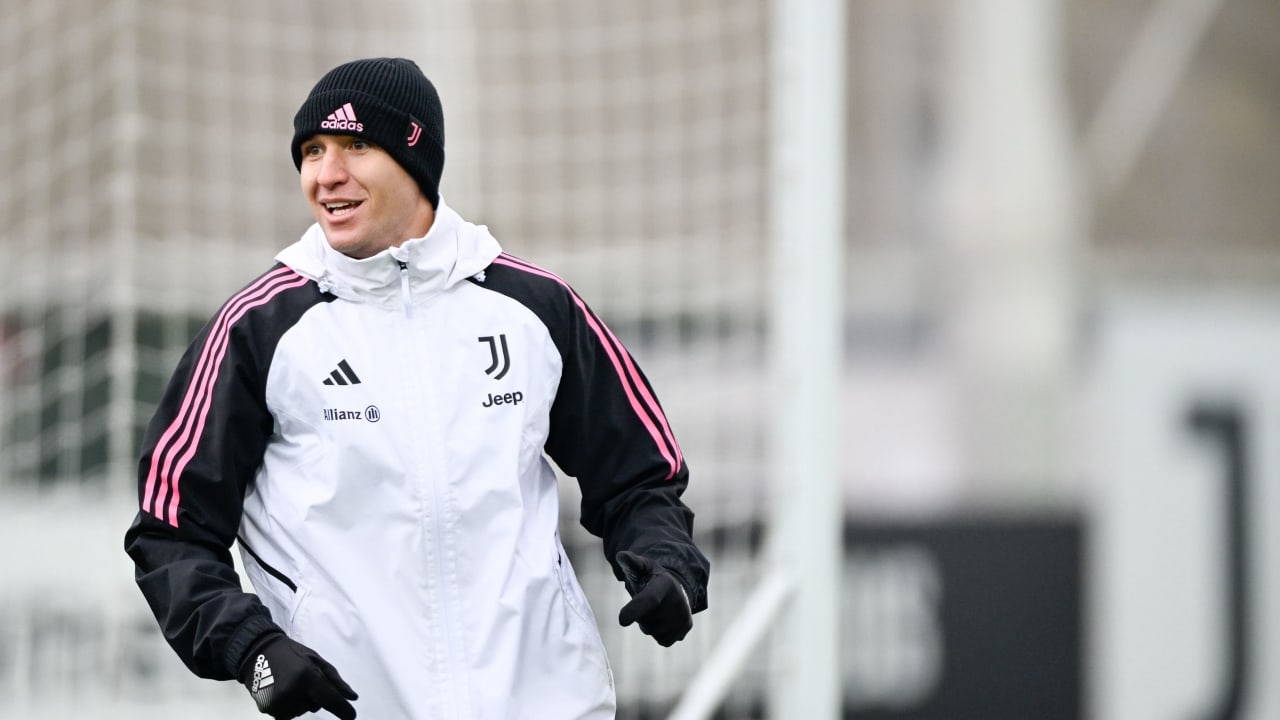 Allenamento Sotto La Neve Davanti Ai Tifosi Video Juventus