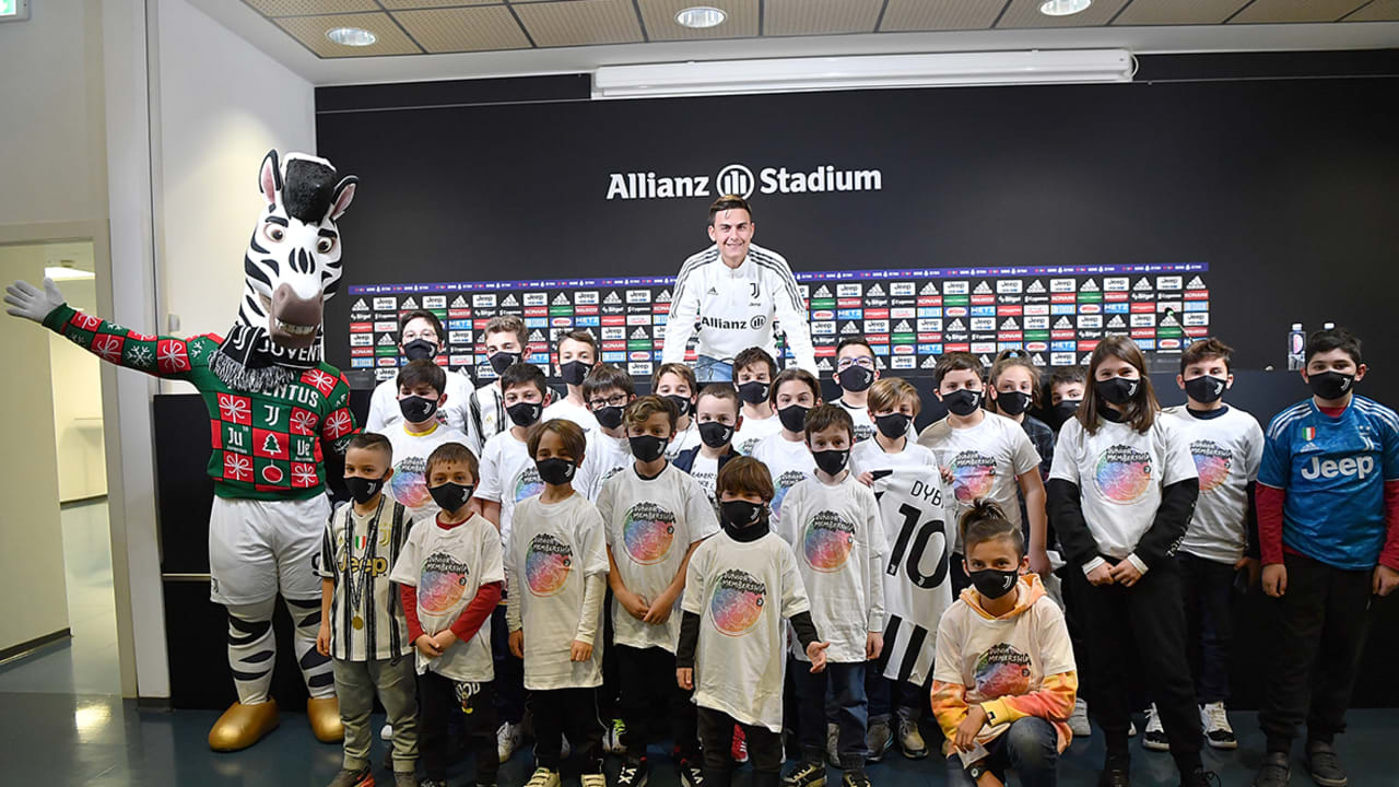  A great day with Dybala and the Junior Reporters