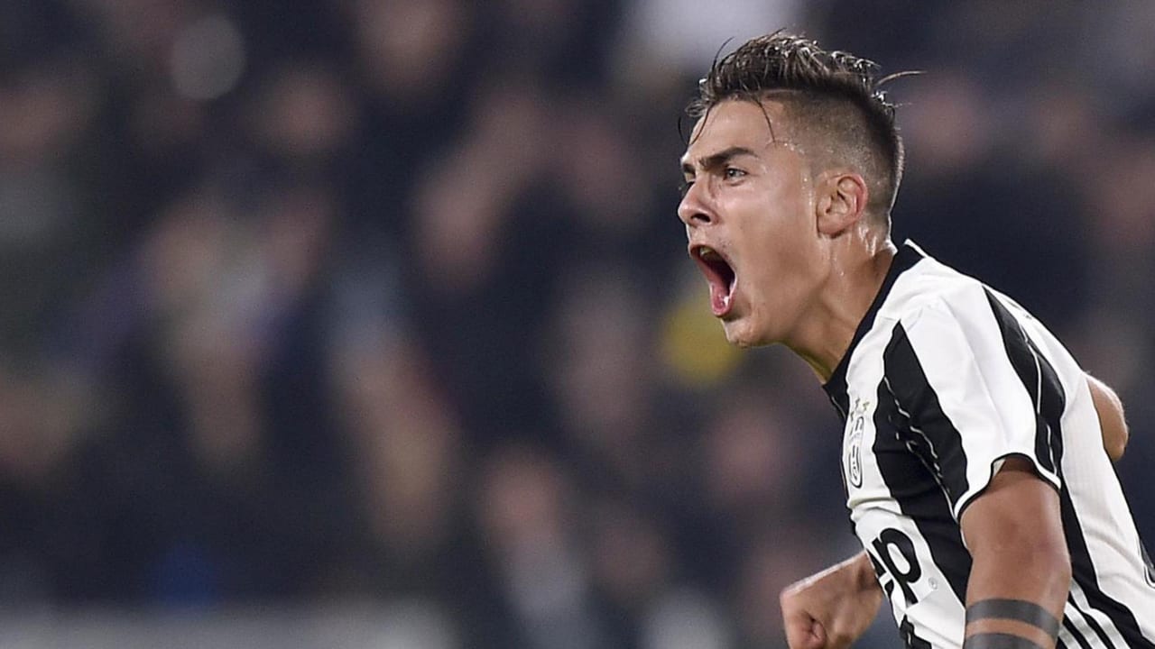 大きな月を予想しているディバラ Juventus