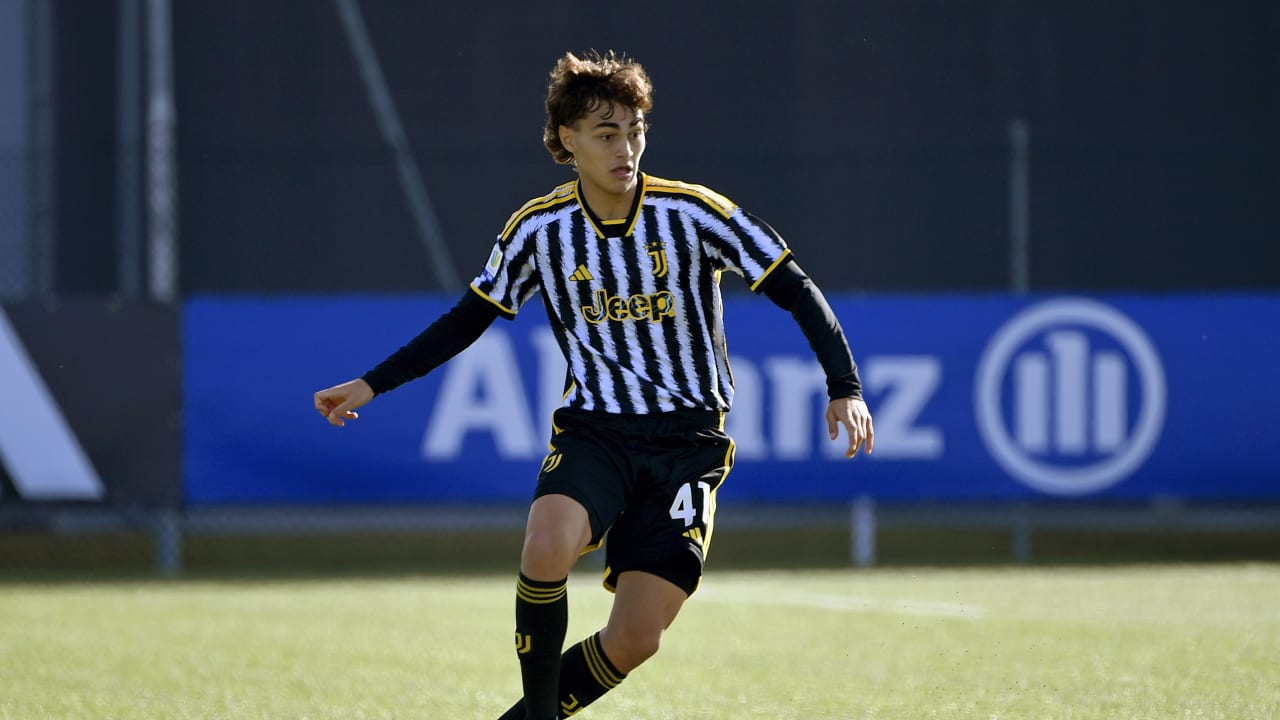 Alfonso Montero in azione durante Juventus Primavera-Lazio Primavera