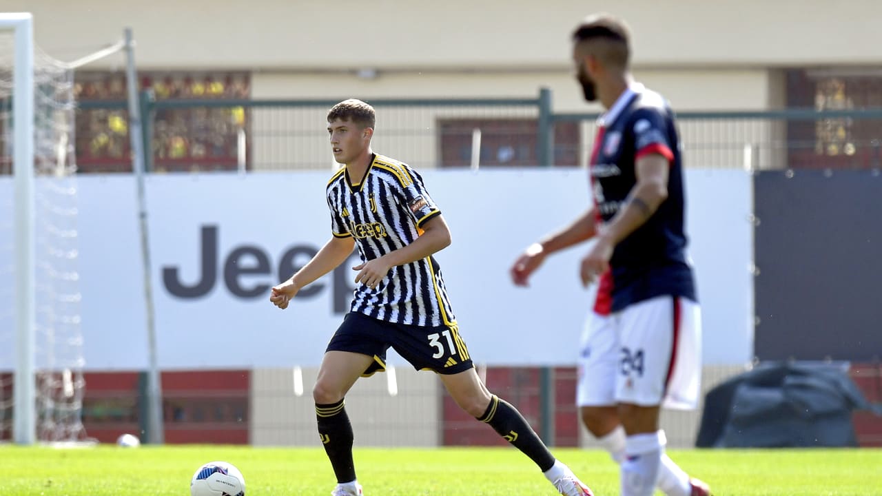 Riccardo Stivanello in azione durante la sfida di campionato contro la Torres