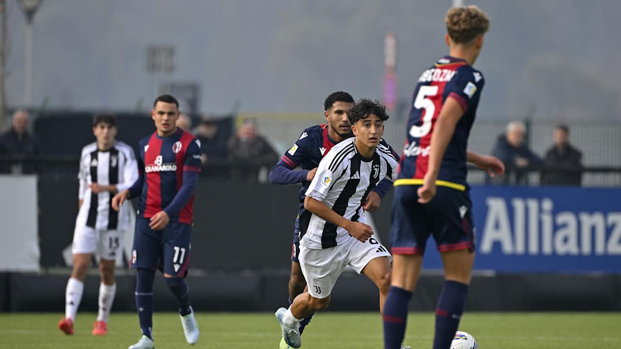 Francesco Crapisto in azione contro il Bologna Under 20