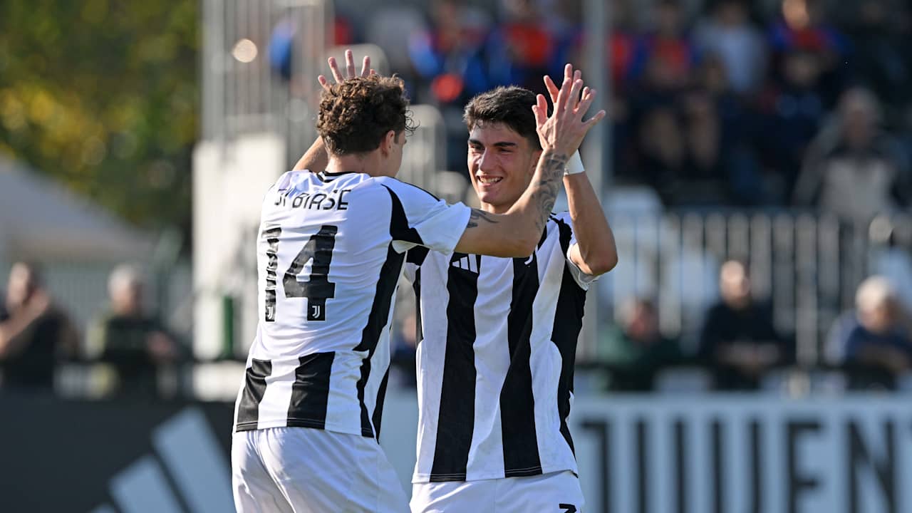 L'esultanza di Di Biase e Lopez Comellas durante Juventus Under 20-Brescia Under 20