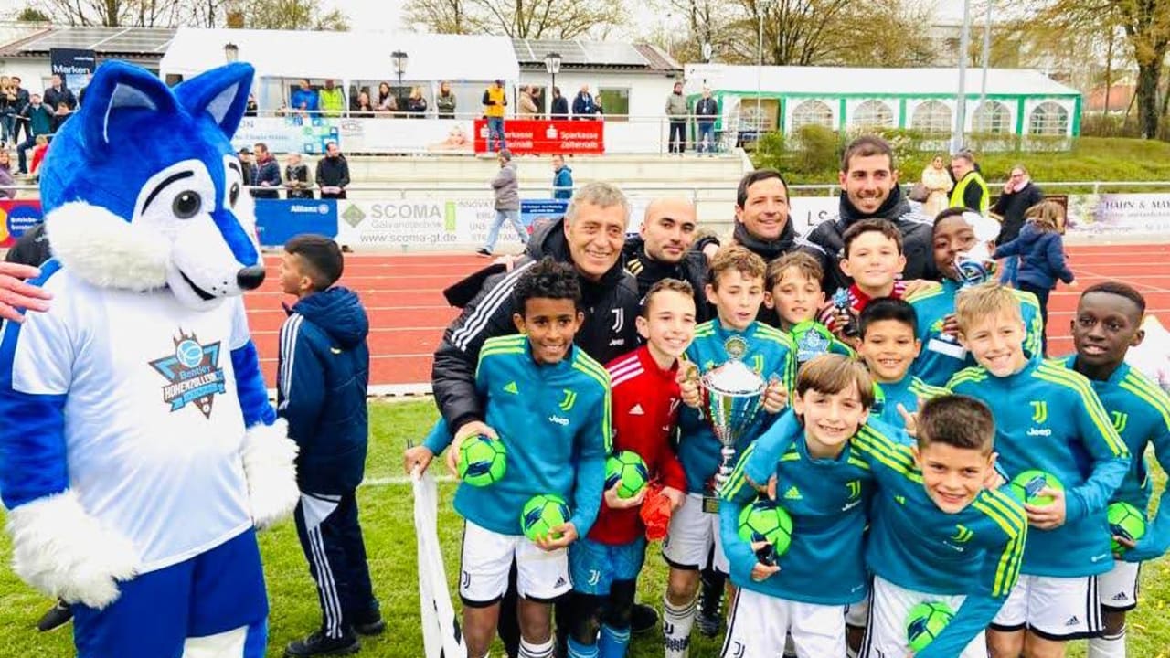 Foto di squadra dell'Under 10 di Mister Battaglia in Germania