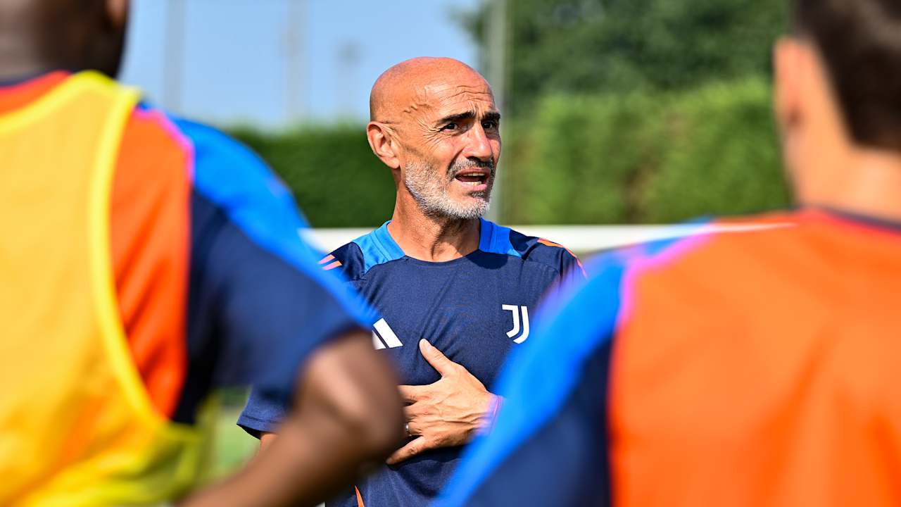 Paolo Montero in allenamento a Vinovo