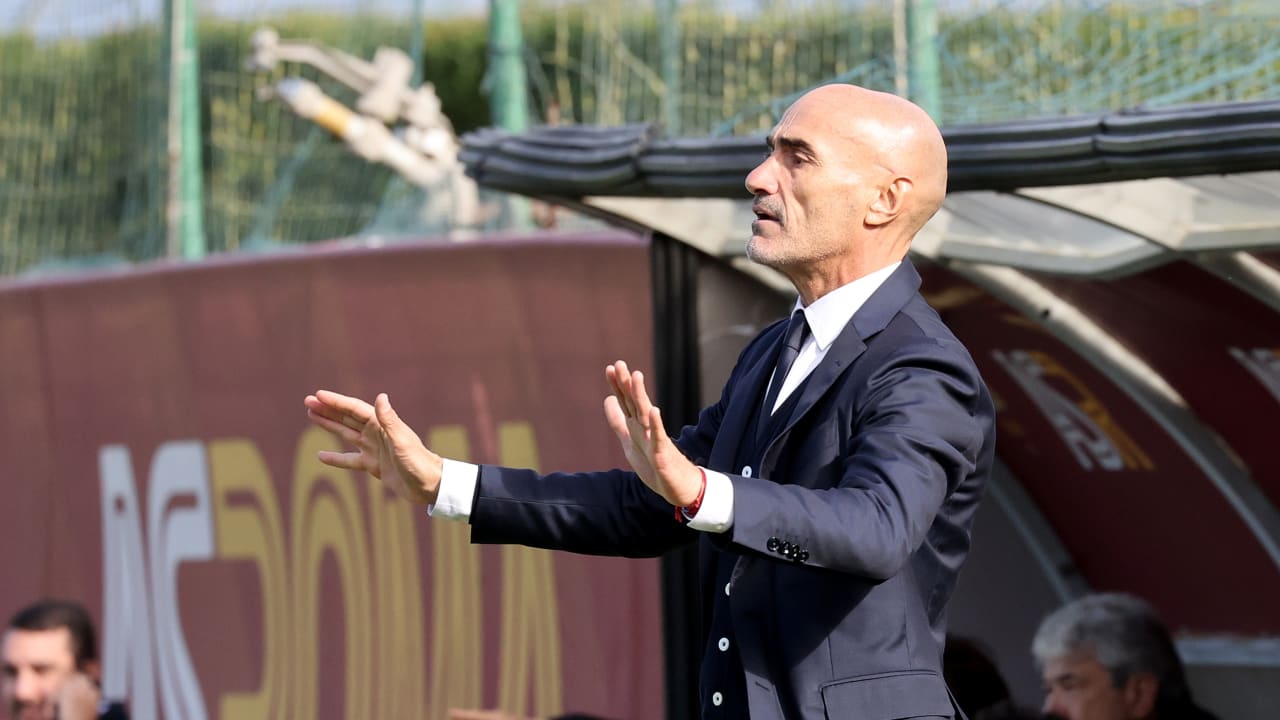 Paolo Montero predica calma durante Roma Primavera-Juventus Primavera