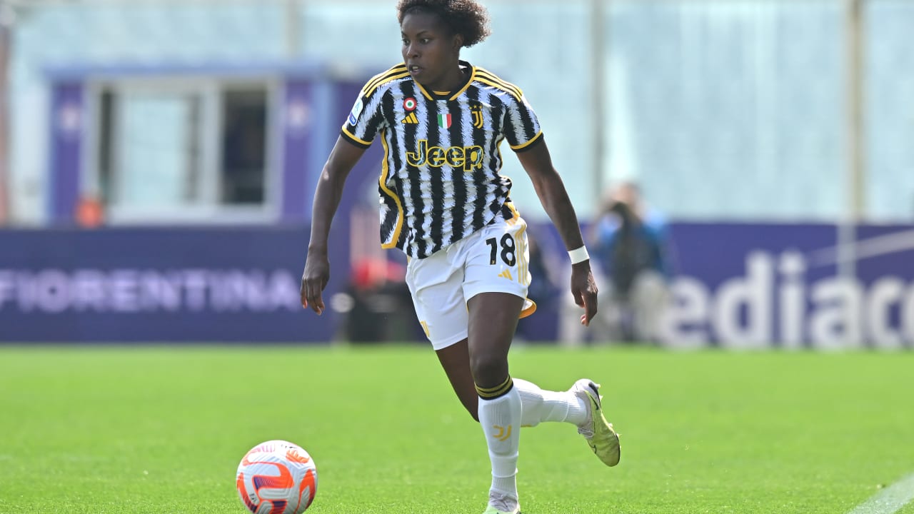 Lineth Beerensteyn in azione con la maglia della Juventus Women