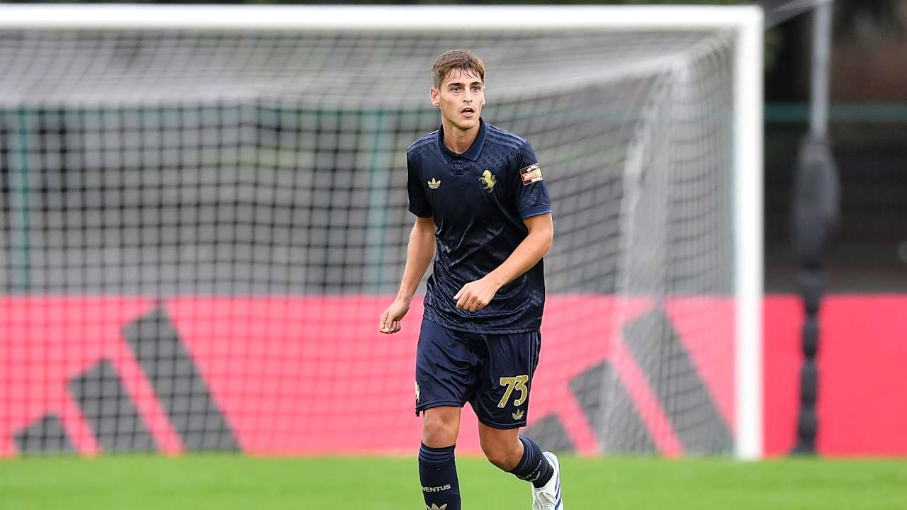 Giacomo Faticanti in azione durante Juventus Next Gen-Avellino