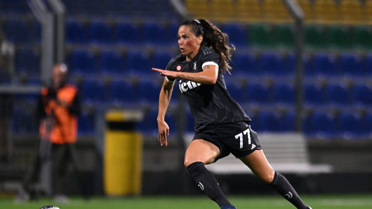 Sara Gunnarsdottir in azione durante Chievo Verona-Juventus Women