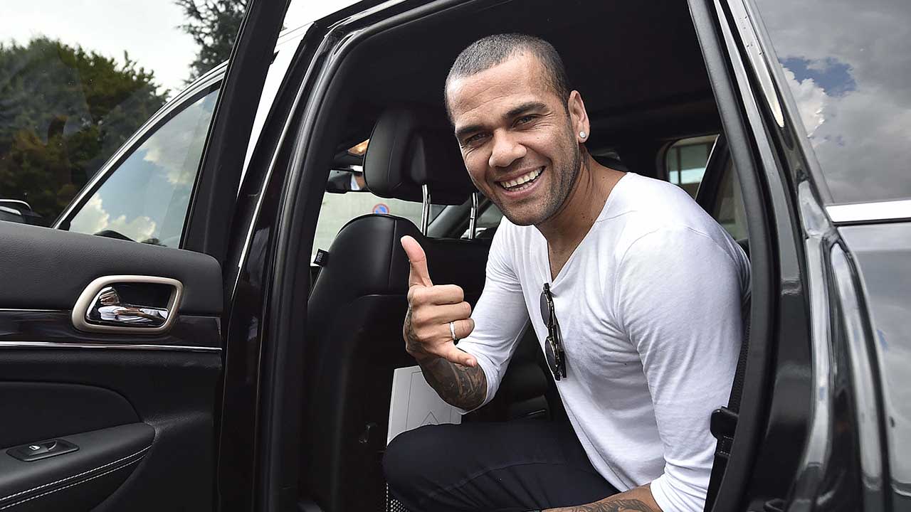 dani alves thumb.jpg