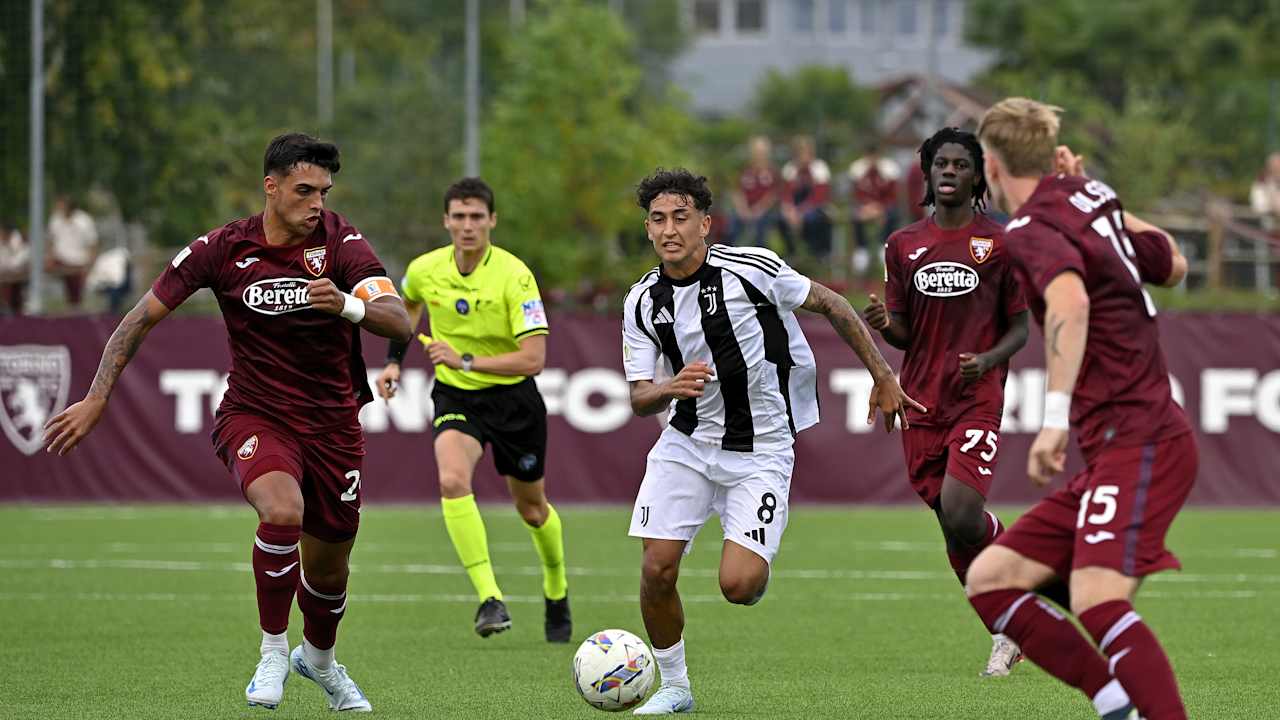 Francesco Crapisto in azione contro il Torino Under 20