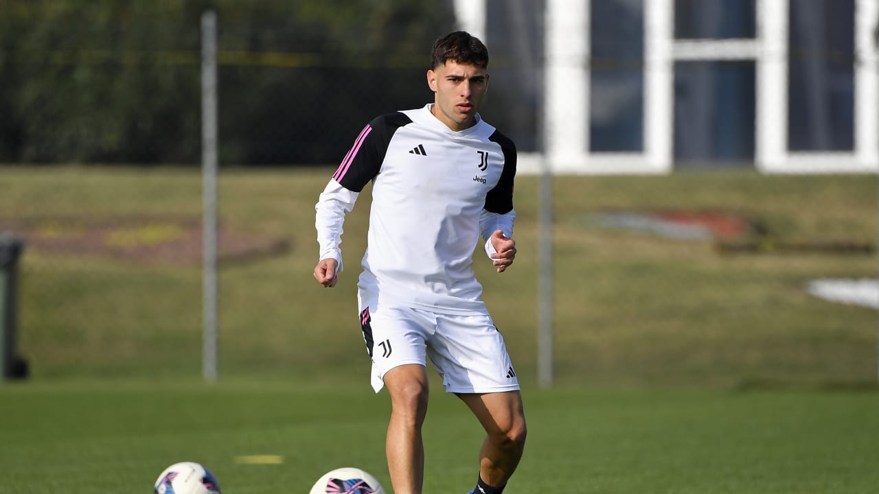 Luis Hasa in allenamento a Vinovo venerdì 10 novembre 2023