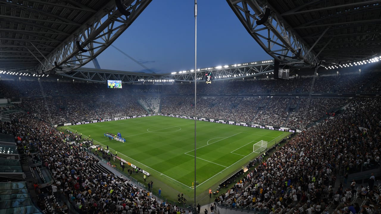 THE SHOW AT THE ALLIANZ STADIUM JUST GETS BIGGER AND BETTER! - Juventus