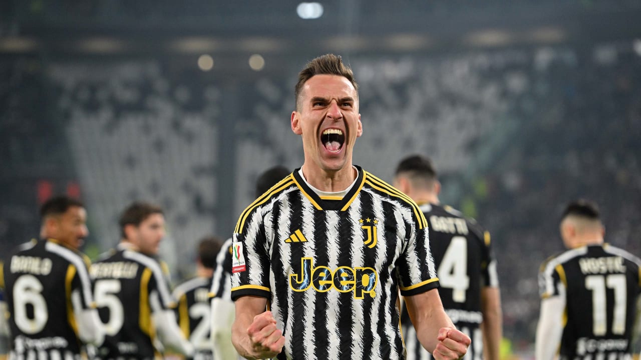 Milik Shines As Juve Knock Frosinone Out Of Cup - Juventus