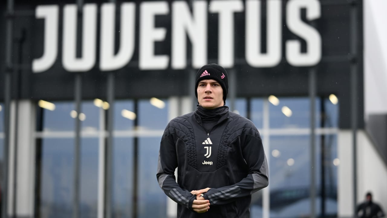 Many happy returns, Nicolò! - Juventus TV