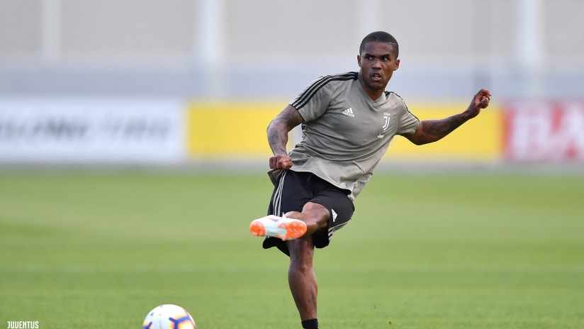 Scarpe da calcio outlet di douglas costa