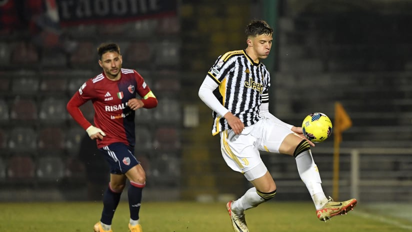 Tarik Muharemovic in azione durante Juventus Next Gen-Sestri Levante