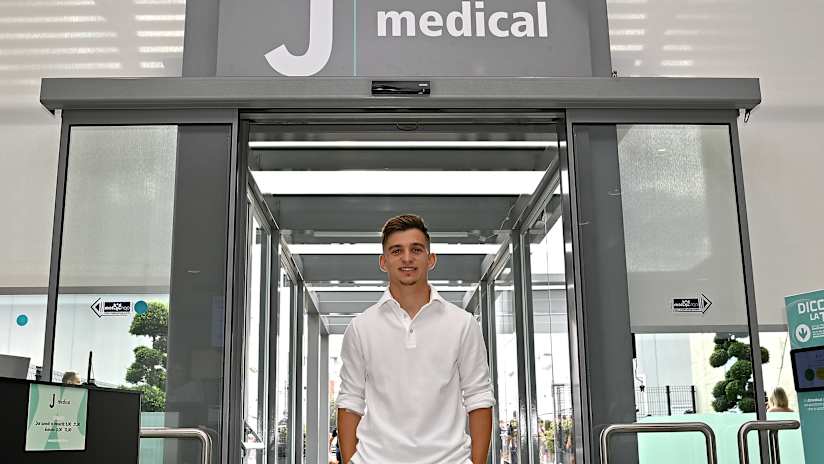 Francisco Conceição's first day at Juventus