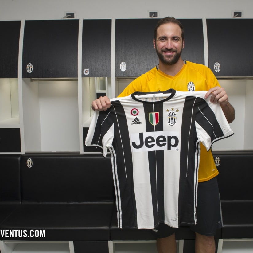 Higuain in his new home