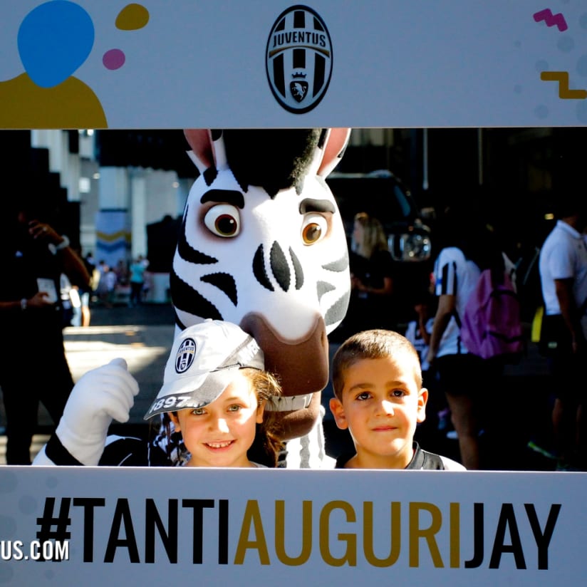 #tantiauguriJay: l'affetto dei giovani bianconeri!