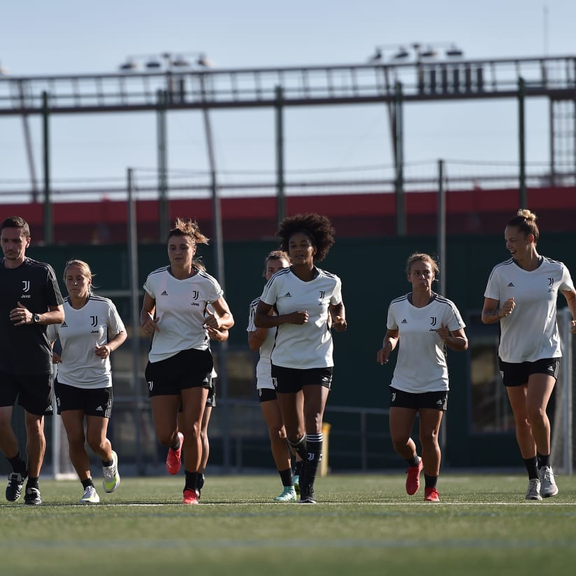Gallery | Women build-up to Barca!