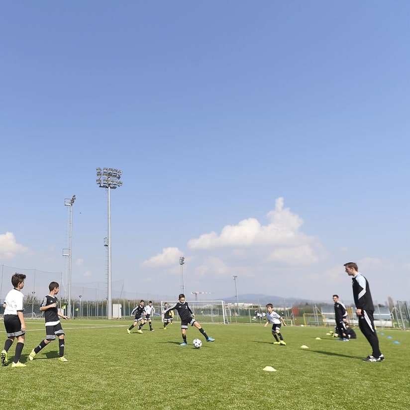 Juve juniors say "No to Racism" in Vinovo 
