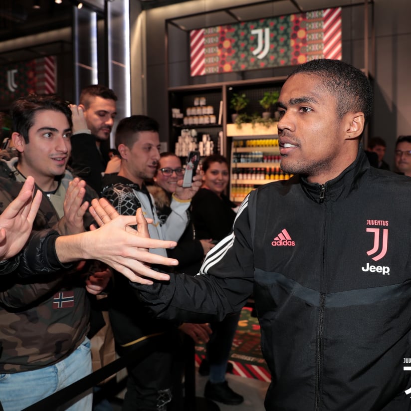 Che spettacolo con Douglas al Flagship Store di Milano!