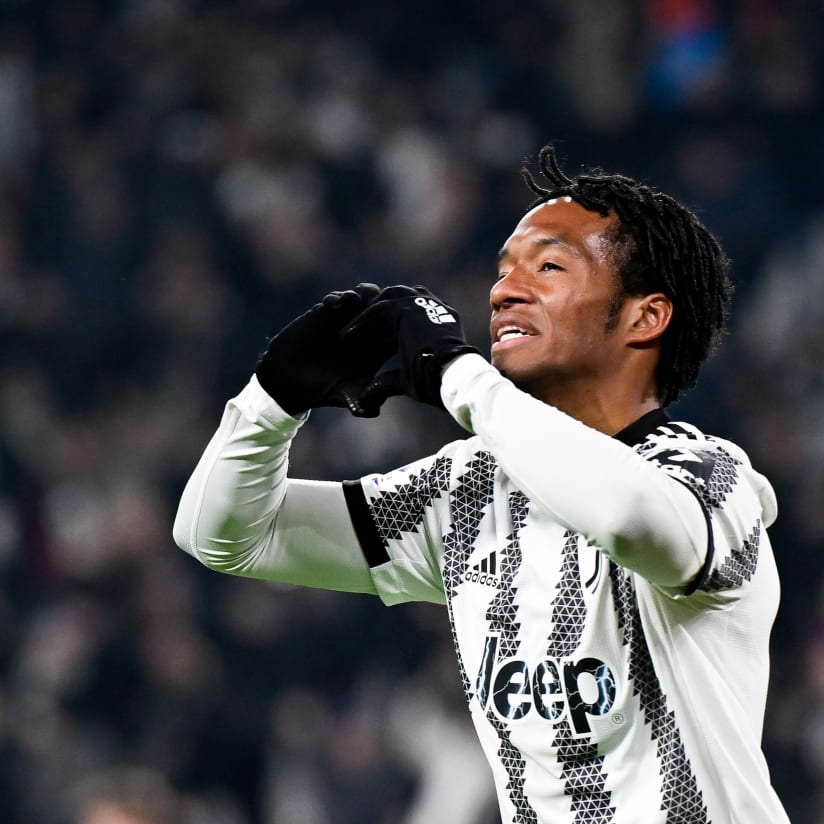 Juan Cuadrado makes his 300th Juve appearance!