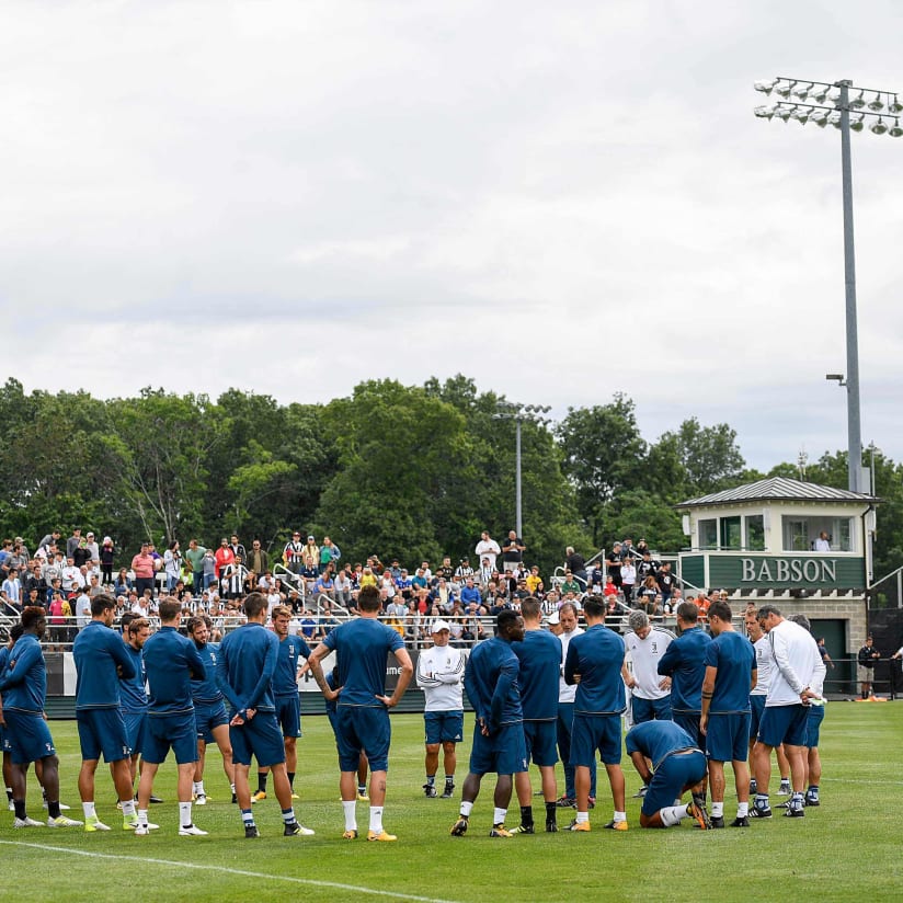 Juve holds open training session