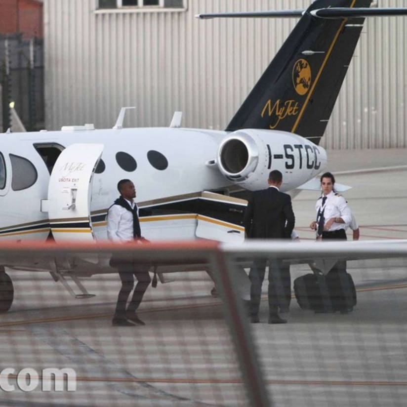 Evra è sbarcato a Torino - Evra touches down in Turin