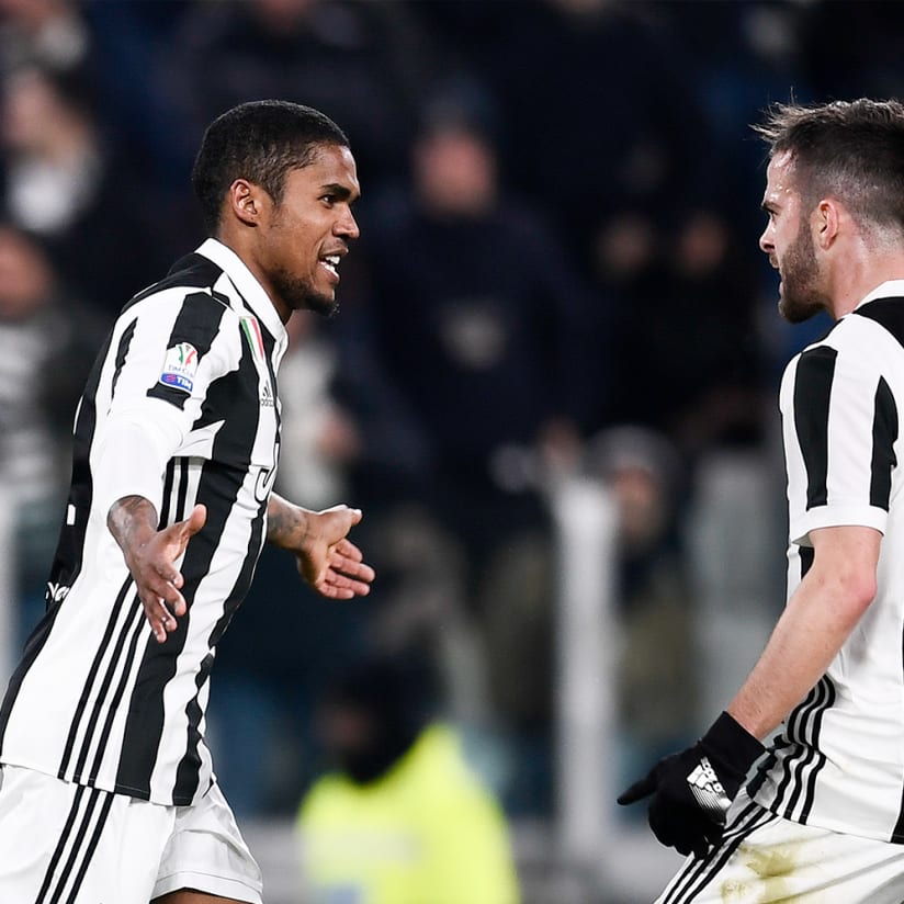 Douglas Costa wins January Goal of the Month! 