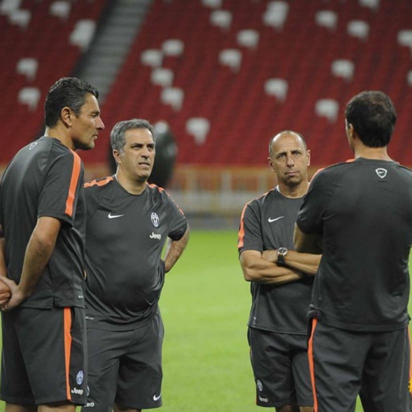 La Juve è a Singapore: primo allenamento al National Stadium