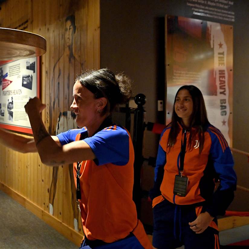 GALLERY | Juventus Women visit the Muhammad Ali Center