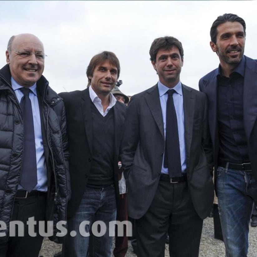 Bianconeri alla riaccensione del Faro della Vittoria - Juve at the Faro della Vittoria's switch-on event