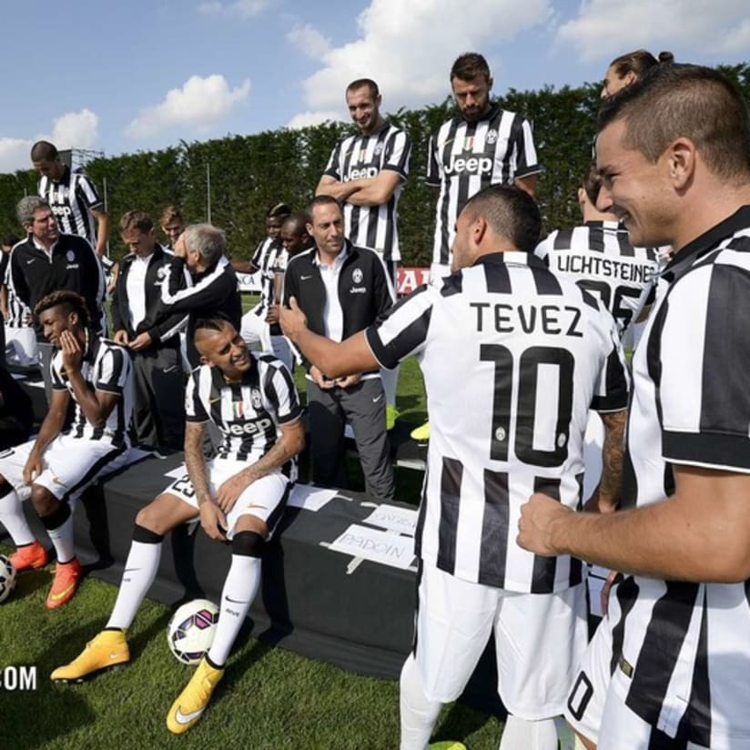 La Juve in posa - Il backstage della Foto Squadra