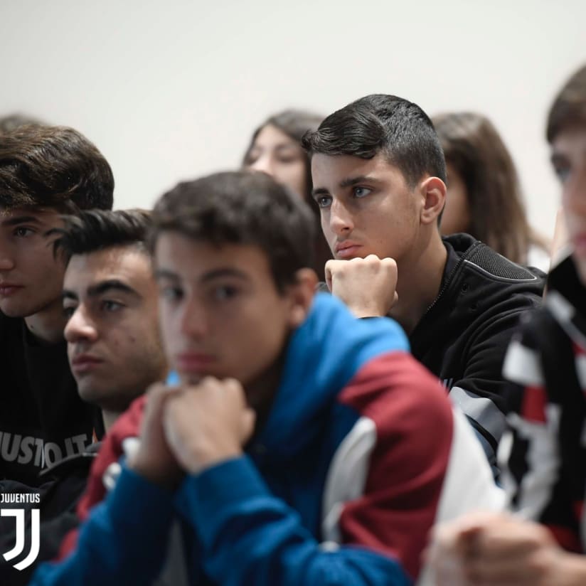 Juventus for Special incontra gli studenti WINS