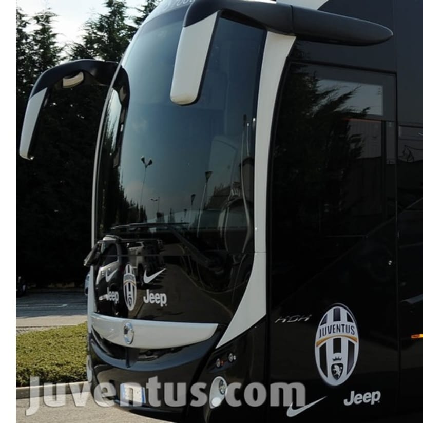 Il pullman bianconero - Bianconeri team bus